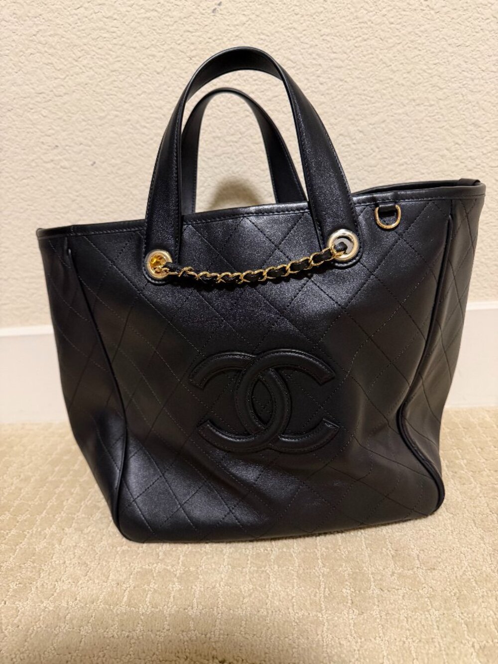 CHANEL New (never used) Large Shopping Bag in black Calfskin & Gold-Tone Metal